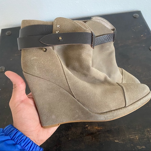 Mia Limited Edition Women’s Brown Heeled Cute Shoes - Size 8.5 - Picture 2 of 6